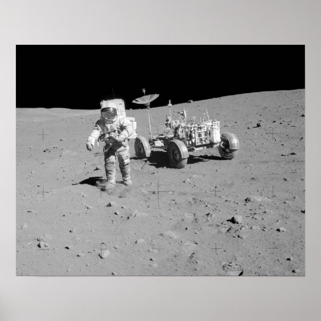Poster Apollo 15 Astronaut et véhicule itinérant lunaire (Devant)