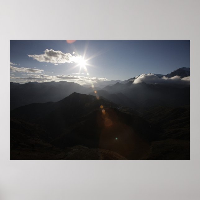 Poster Au-dessus des montagnes (Devant)