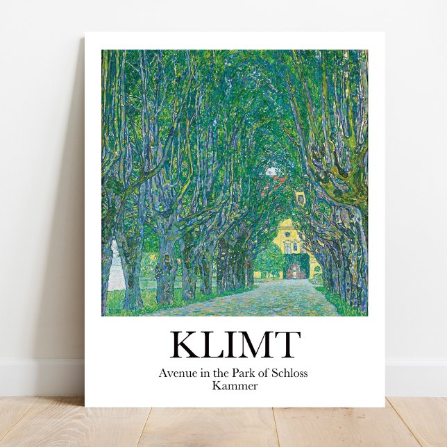 Poster Avenue dans le Parc de Schloss Kammer Gustav Klimt (Klimt's Tranquil Escape: "Avenue in Schloss Kammer" - Lush Greenery Awaits. High-quality art poster)