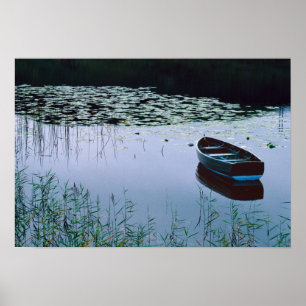 Poster Bateau à roues sur un petit lac entouré d'eau
