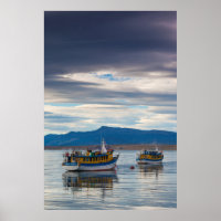 Bateaux de tourisme sur la baie de Seno Ultima Esp