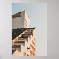 BÂTIMENT EN BÉTON BLANC