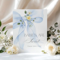 Bébés fleurs sauvages de la corneille bleue sont d