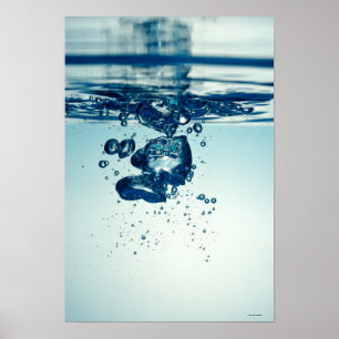 Poster Boules formant des gouttelettes sous l'eau