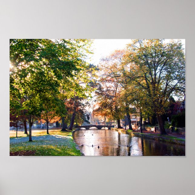Poster Bourton sur l'eau Autumn Trees Cotswolds UK (Devant)