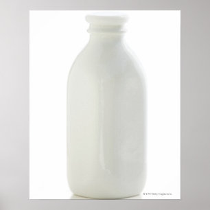 Poster Bouteille à lait sur l'arrière - plan blanc