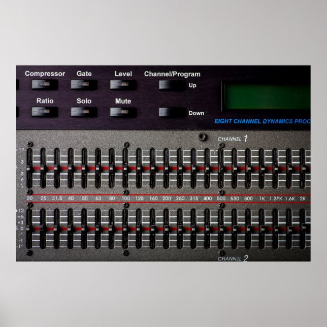 Poster Boutons sur un mixeur de son dans un studio d'enre (Devant)