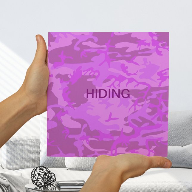 Poster Camouflage Violet Clair Pour Petit Caché (Light Purple Camouflage Hiding Small Poster)