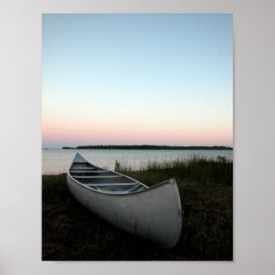 Poster Canot sur la plage au crépuscule