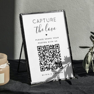 Poster Capturez le signe d'amour. Mariage de code QR noir