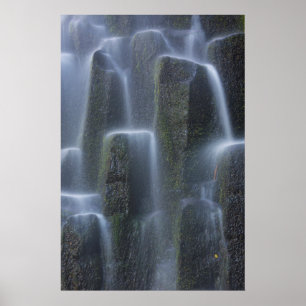 Poster Cascades sur colonnes de basalte