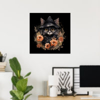 Chat noir mignon dans le Casquette d'une sorcière