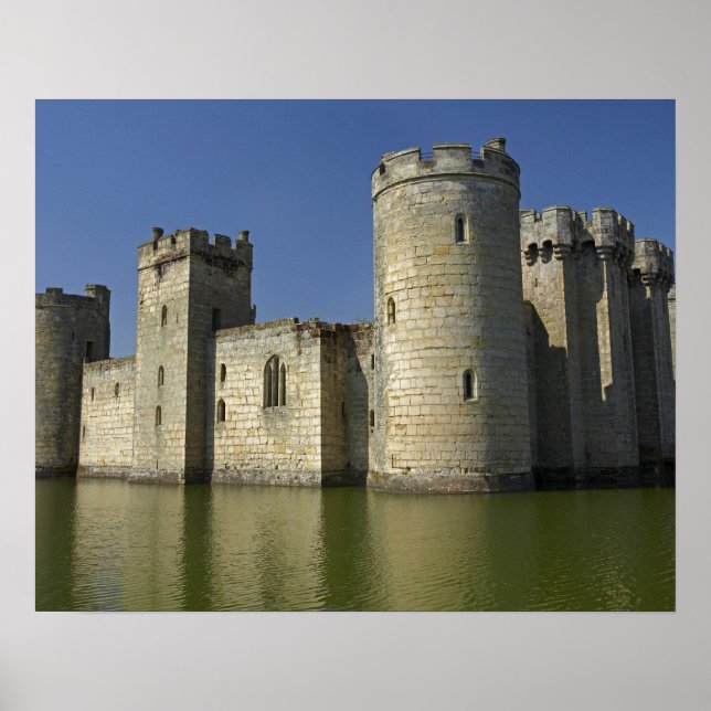 Poster Château de Bodiam (1385), reflété dans les douves, (Devant)