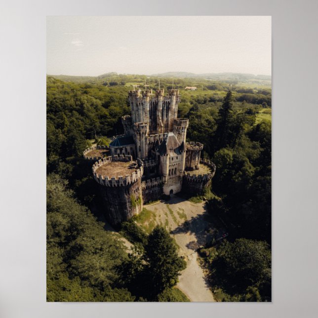 Poster Château de pierre gris grand en Bois vert surélevé (Devant)