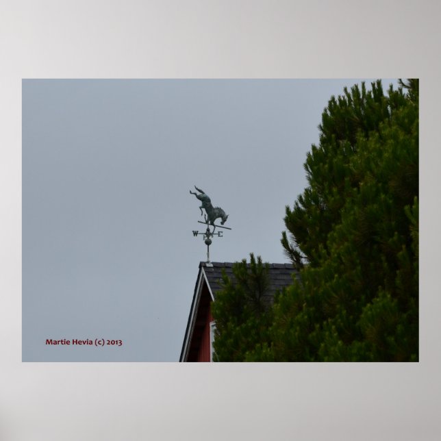 Poster Cheval Weathervane sur une grange rouge (Devant)