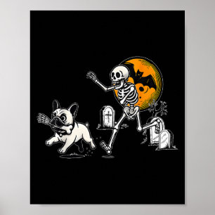 Poster Chien Bouledogue Français Chassant un Squelette po