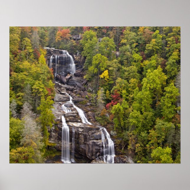 Poster Chutes spectaculaires d'eau de mer en automne à (Devant)