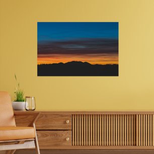 Poster Coucher de soleil brûlant au-dessus de la silhouet