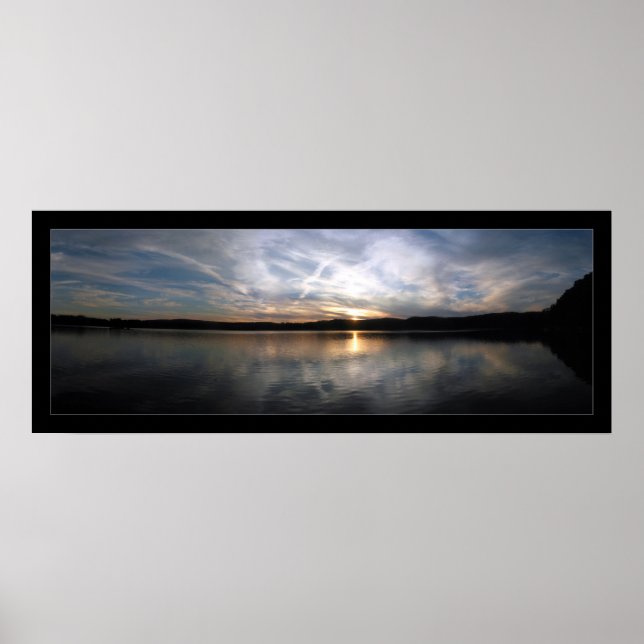 Poster Coucher de soleil du lac Nuageux (Devant)