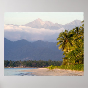 Poster Coucher De Soleil Sur Volcan Avec Plage Tropicale