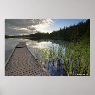 Poster Coucher du soleil sur un petit lac
