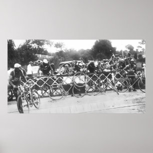 Poster Cyclistes Ne Peuvent Pas Attendre Au Passage à Niv