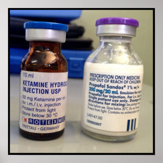 Poster de la kétamine et des flacons de propositio