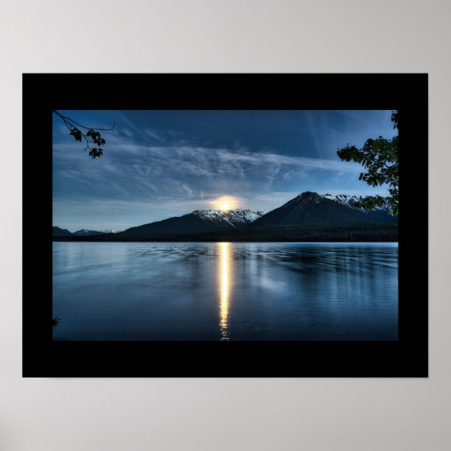 Poster de la lune au-dessus du lac (Devant)