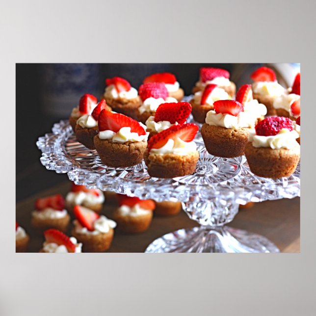 Poster Dessert de délicieux cakes aux fraises (Devant)
