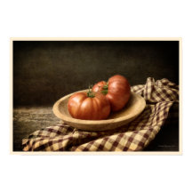 Deux tomates rouges dans un bol