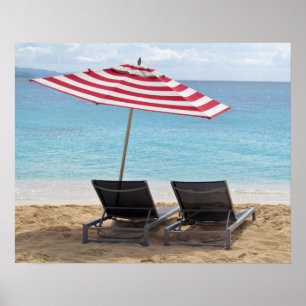 POSTER DEUX TRANSATS DE PLAGE SOUS UN PARAPLUIE