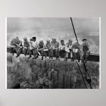 Dinosaures sur un gratte-ciel