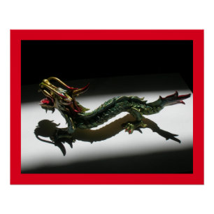 Poster - Drache im Scheinwerferlicht