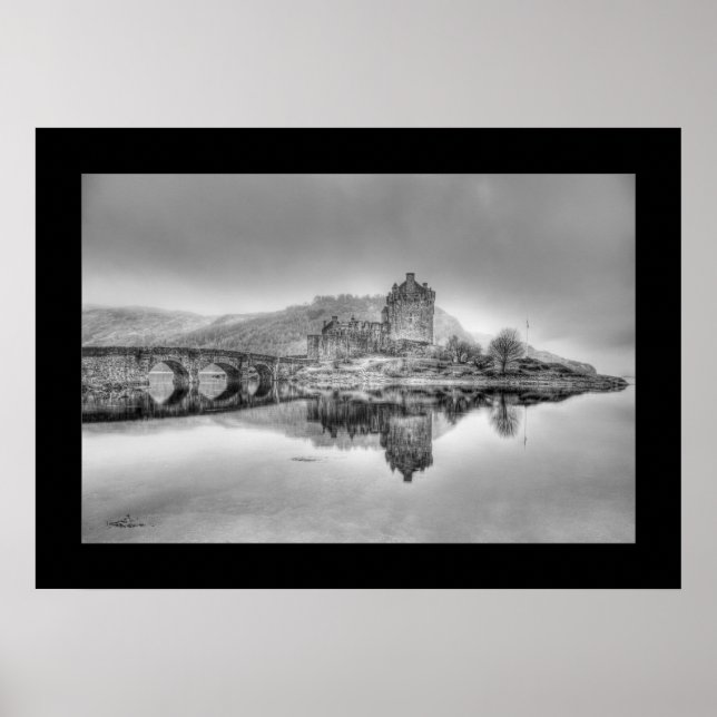 Poster Eilean Donan Castle en Ecosse, (noir et blanc) (Devant)