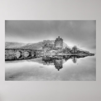 Poster Eilean Donan Castle en Ecosse, (noir et blanc)