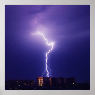 Poster Électricité Urbaine - Éclair Dynamique Au-Dessus D