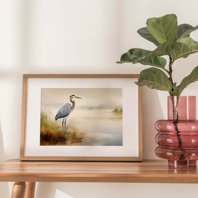 Poster Elégance côtière : Grue de mer Aquarelle Imprimer (A solitary crane standing serenely at the seashore, framed by gentle seagrass in light, muted colors)