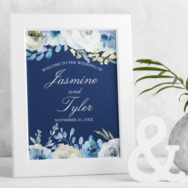 Poster Elégant bleu marine Floral Bienvenue à notre Maria (Créateur téléchargé)
