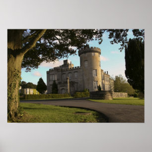 Poster En Irlande, l'entrée côté château de Dromoland