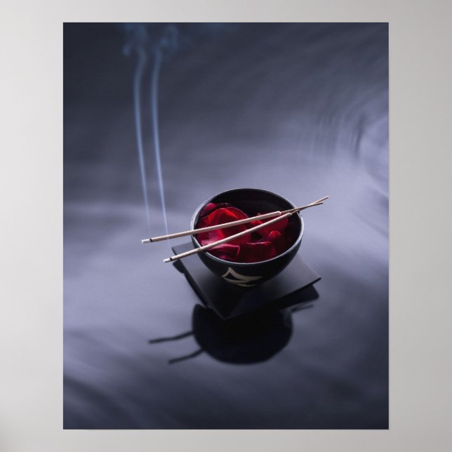 Poster Encens brûlants au-dessus du bol de pétales (Devant)