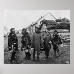 Poster Eskimo Berry Pickers à Nome, Alaska Photographie