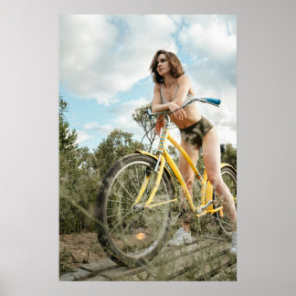 Poster Esprit d'aventure - Femme à vélo jaune