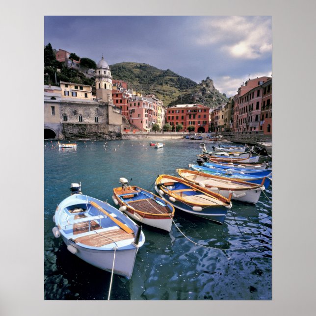 Poster Europe, Italie, Vernazza. Bateaux aux peintures vi (Devant)