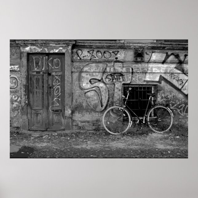 Poster - Fahrradleerung gegen Wand (Vorne)
