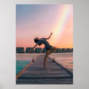 Poster Femme debout sur le quai