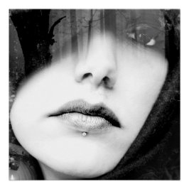 Poster Femme Lèvres Percées Noir Et Blanc