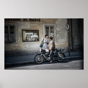 Poster Femme Moderne du Milieu de Siècle avec un Homme su