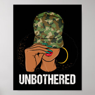 Poster Femme noire imperturbable Locs camouflage mélanine