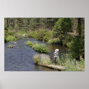 Poster Femme pêchant à la mouche sur la rivière Metolius,