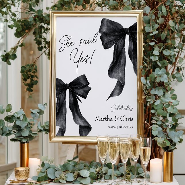 Poster Fiançailles Moderne Elle A Dit Oui Coquette Black  (Modern Engagement She Said Yes Coquette Black Bow Poster)